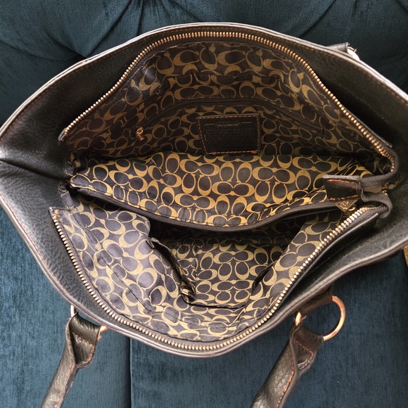 Coach purse. - Picture 6 of 7